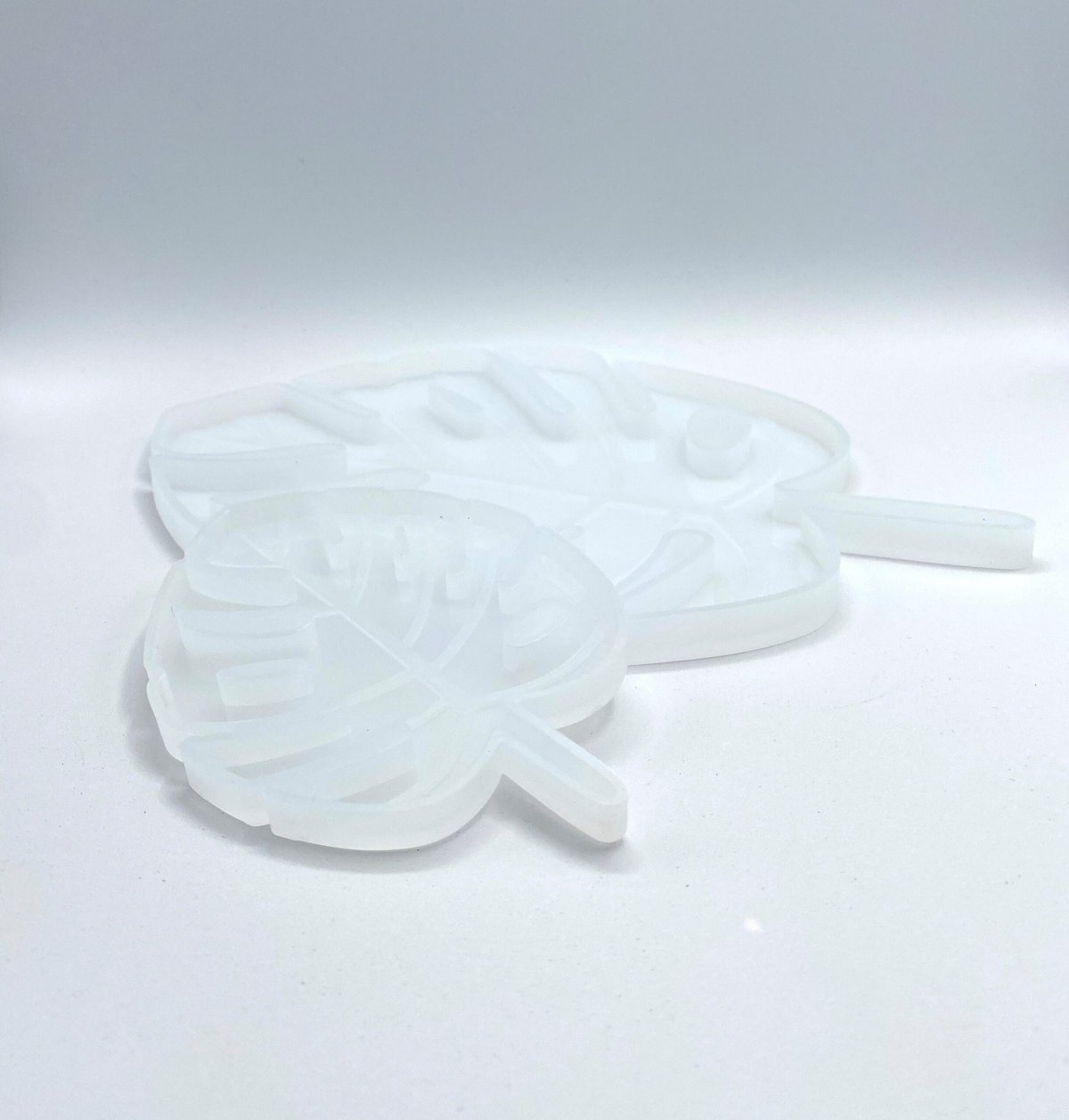 SILICONE MOULD – Set of monstera leaves (2pcs)